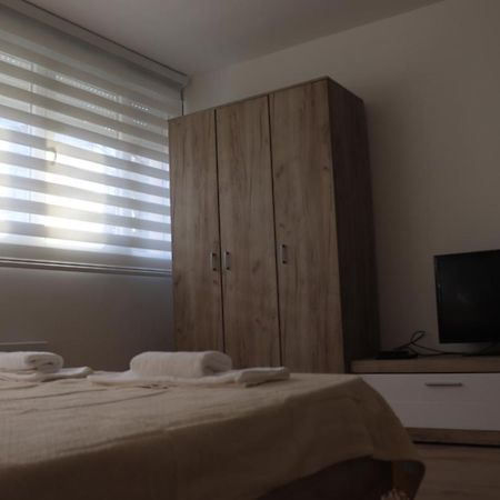 Apartman Lena Banovo Brdo Apartment Belgrade Luaran gambar