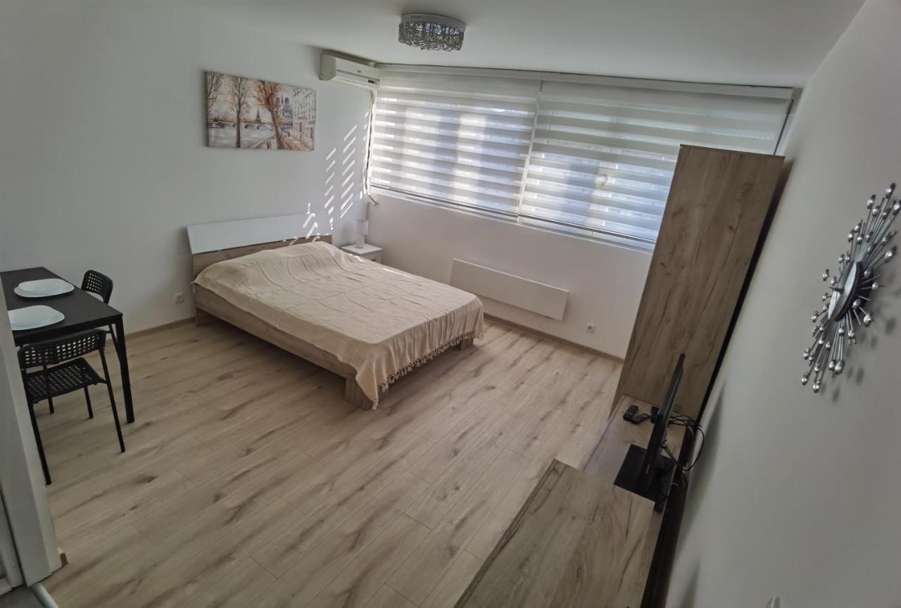 Apartman Lena Banovo Brdo Apartment Belgrade Luaran gambar